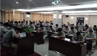 素質(zhì)就業(yè)，技能立業(yè)